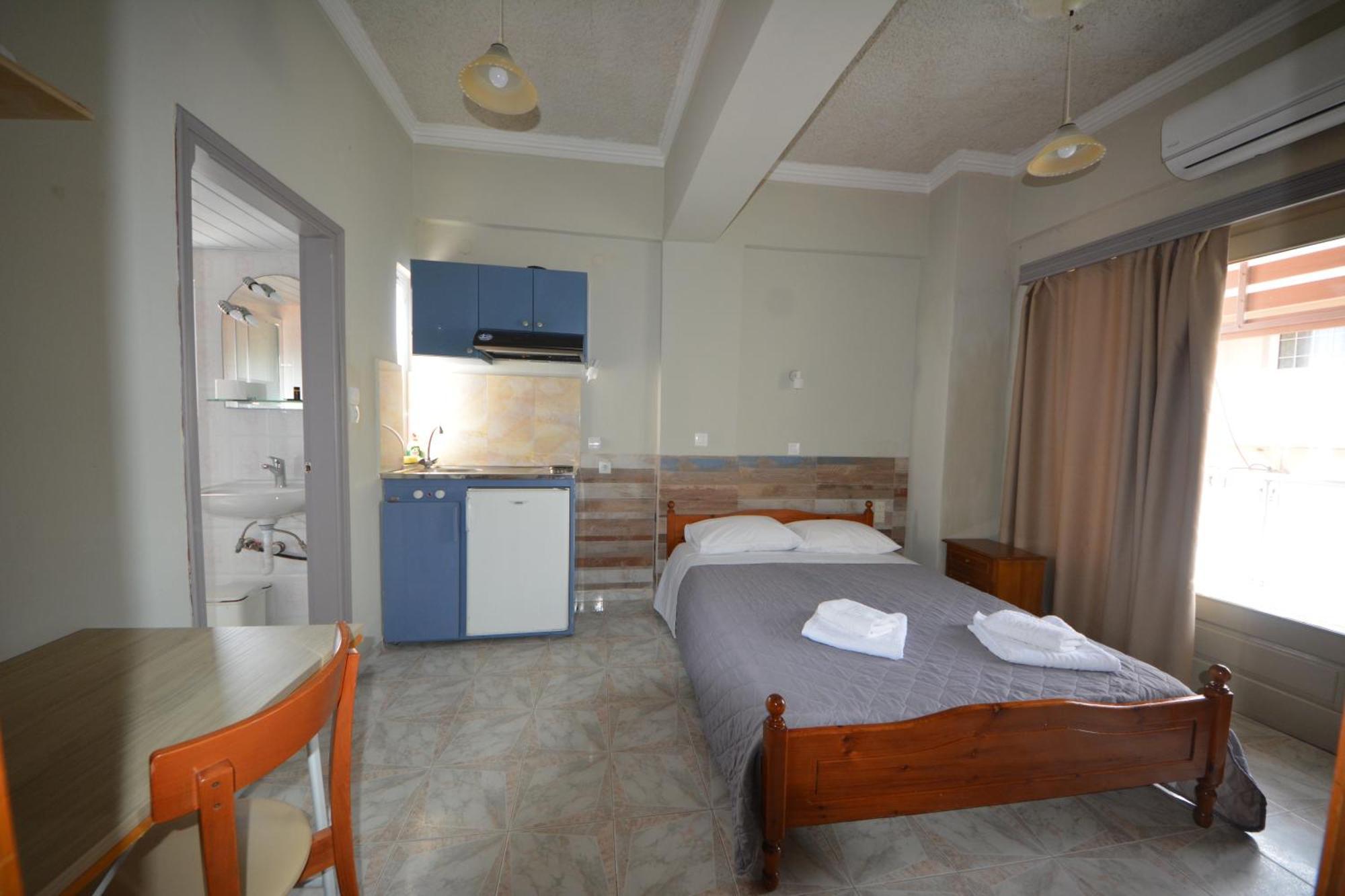 Bikakis Family Apartments Kíssamos Extérieur photo