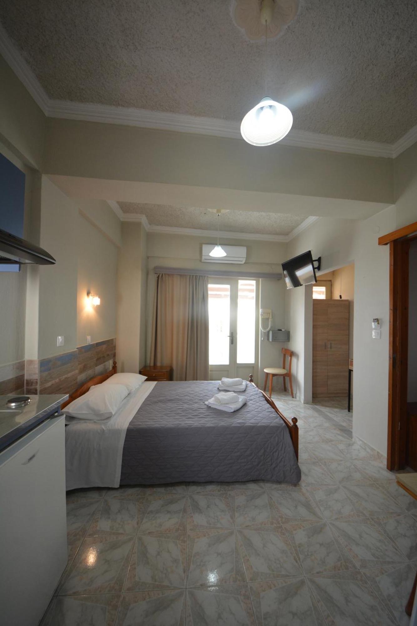 Bikakis Family Apartments Kíssamos Extérieur photo