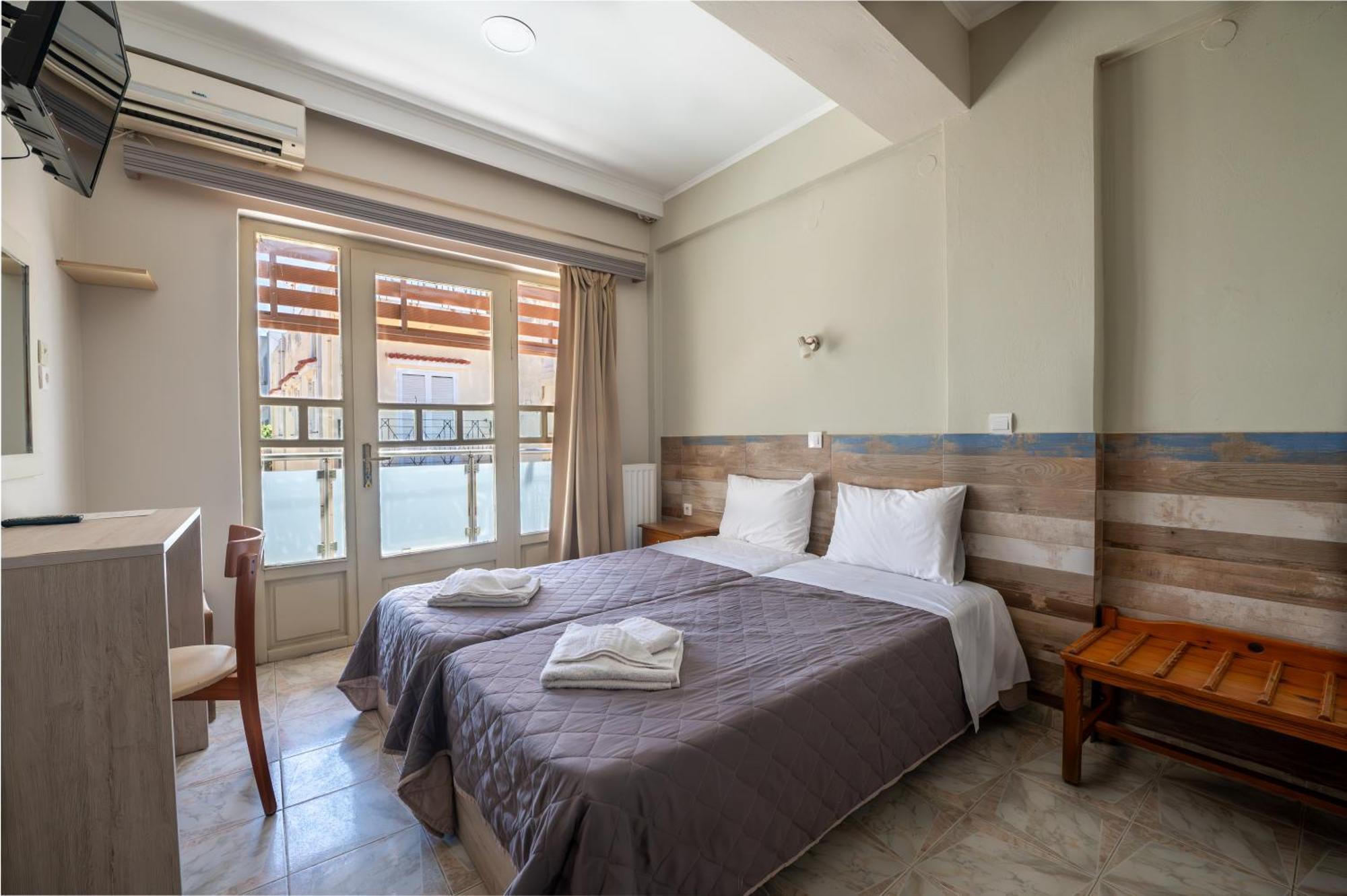 Bikakis Family Apartments Kíssamos Extérieur photo