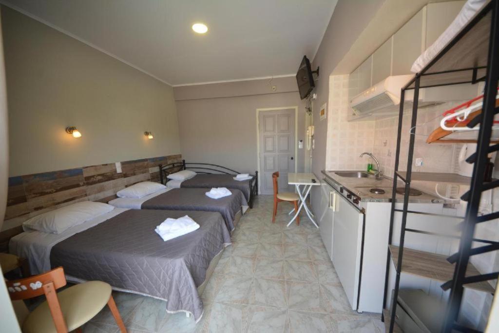 Bikakis Family Apartments Kíssamos Extérieur photo