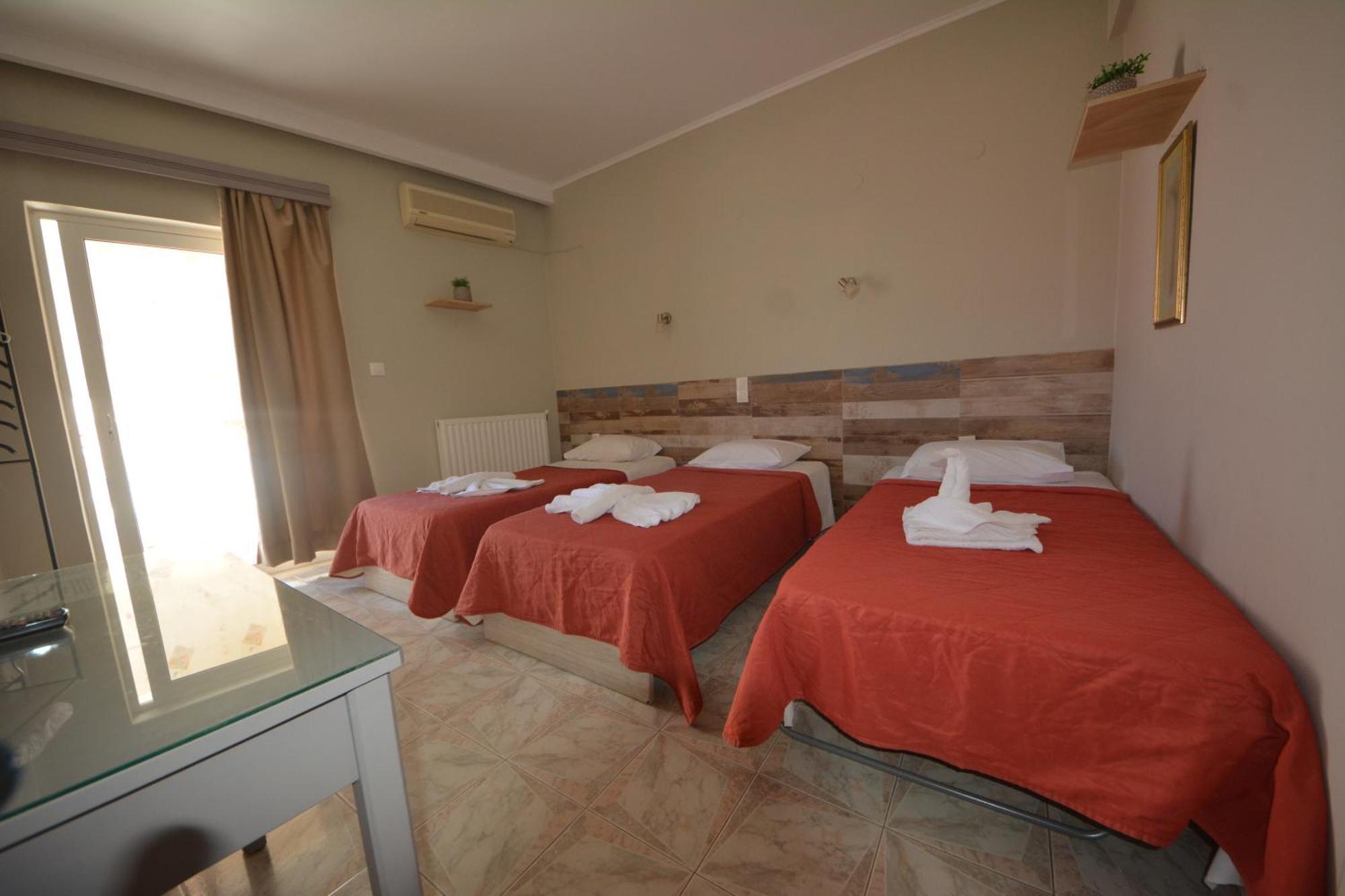 Bikakis Family Apartments Kíssamos Extérieur photo