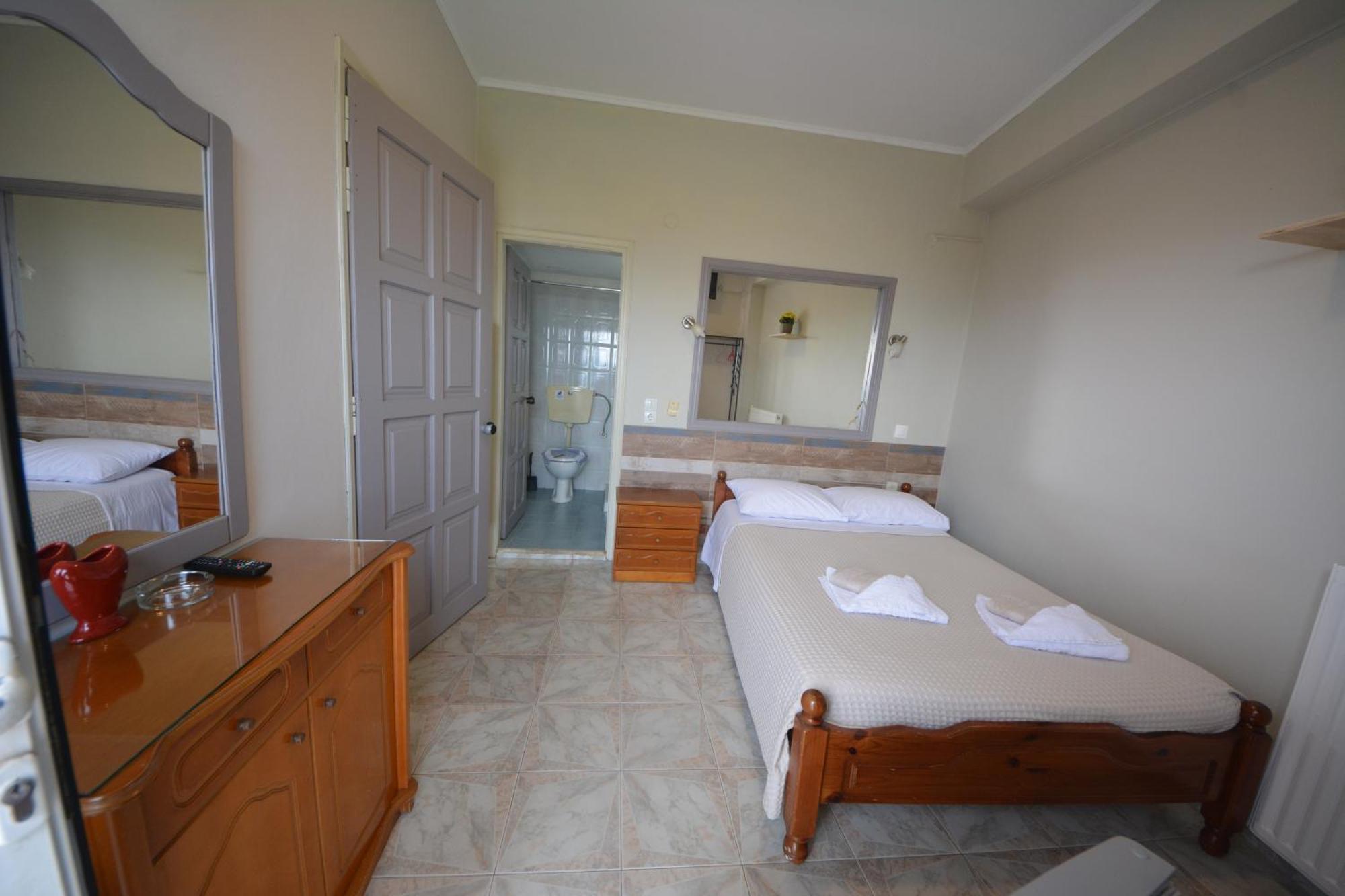 Bikakis Family Apartments Kíssamos Extérieur photo
