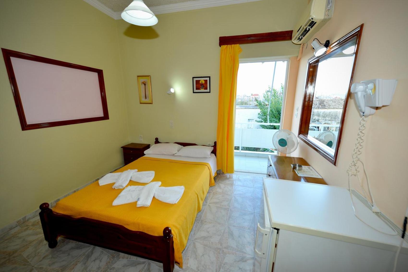 Bikakis Family Apartments Kíssamos Extérieur photo