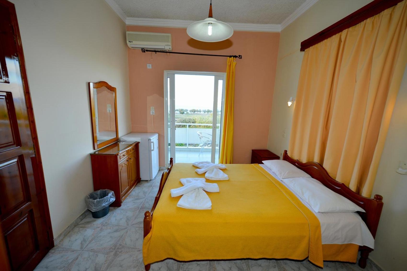 Bikakis Family Apartments Kíssamos Extérieur photo